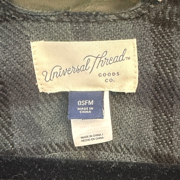 Universal Thread Shawl - Picture 6 of 6